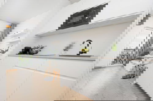 Foto 9 - Studio With Parking in Wola by Renters