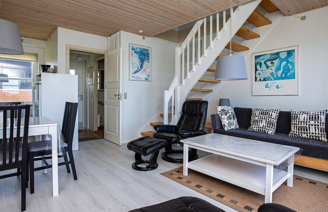 6 Person Holiday Home on a Holiday Park in Borre - Foto 7