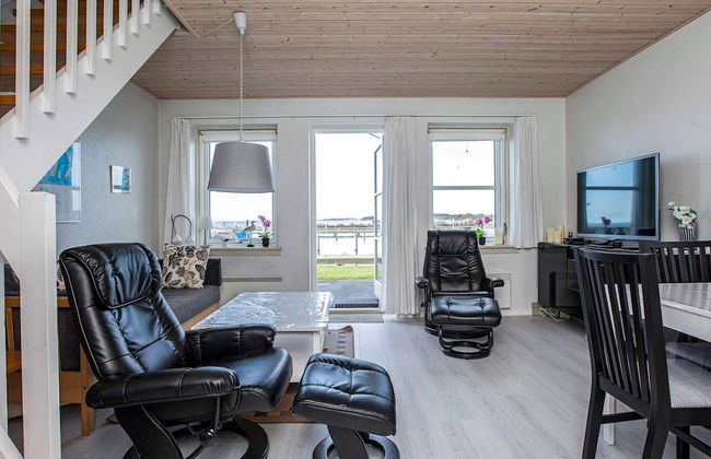 6 Person Holiday Home on a Holiday Park in Borre - Foto 6
