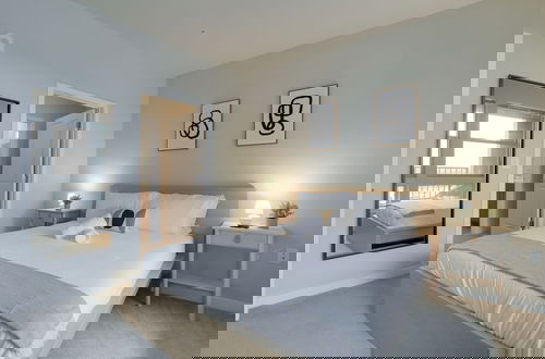 Photo 5 - Stylish One-Bedroom Apt in Alexandria