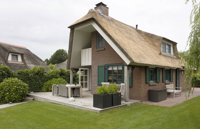 Stylish Thatched Villa with 2 Bathrooms near Giethoorn - Foto 1