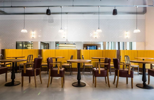 For Students Only Chapter White City in London - Foto 2