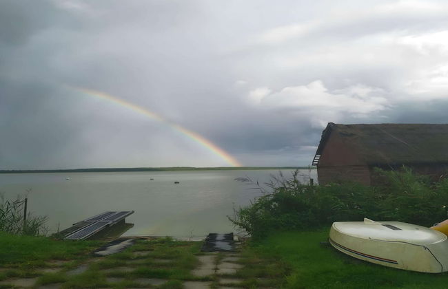 Lakeside Escape With Garden Fun - Foto 24