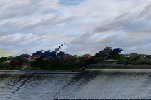 Photo 17 - Holiday House by the Lake