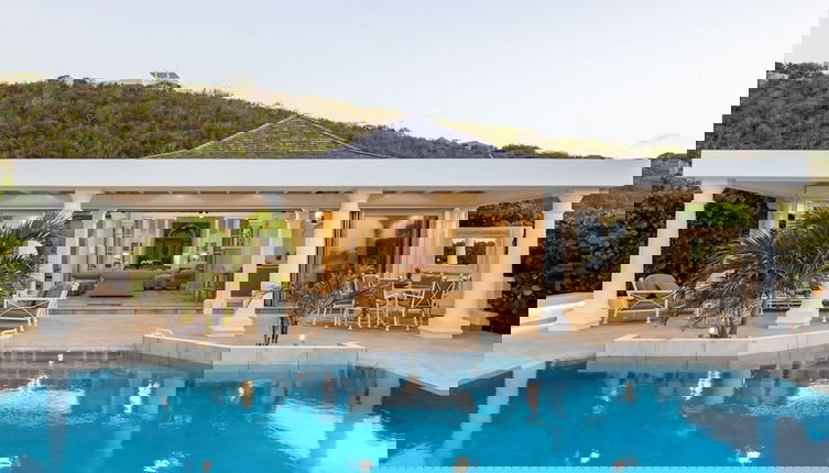 Photo 1 - La Perla Classic- 1 BR Beachfront Luxury Villa