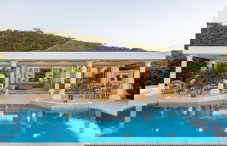 Photo 1 - La Perla Classic- 1 BR Beachfront Luxury Villa