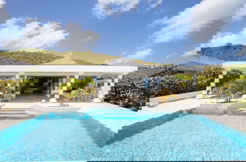 Photo 2 - La Perla Classic- 1 BR Beachfront Luxury Villa