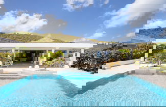 Photo 2 - La Perla Classic- 1 BR Beachfront Luxury Villa