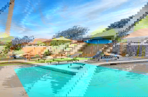 Foto 41 - Quinta Green by Avantstay Modern Home w/ Pool, Spa & Golf Course!