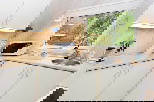 Photo 22 - 6 Person Holiday Home in Farvang