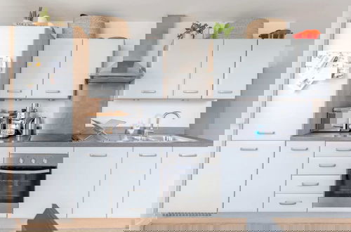 Foto 11 - Funky 1BD High-rise Flat W/city Views, Angel!