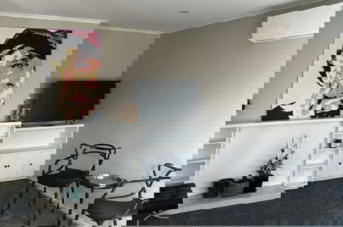 Foto 4 - Spacious 2BR Home in the Suburbs