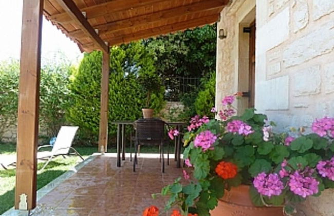 Traditional Stone Villa Phaedra With Private Pool Near Beach - Photo 17