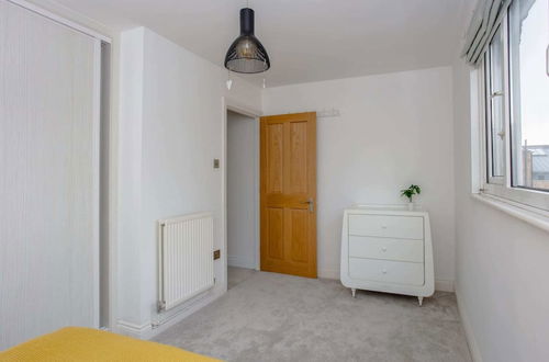 Foto 2 - Spacious 3 Bedroom Apartment With Large Balcony