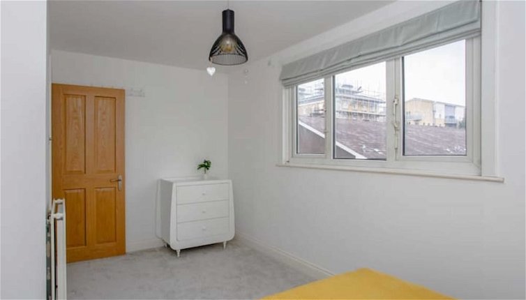 Photo 1 - Spacious 3 Bedroom Apartment With Large Balcony