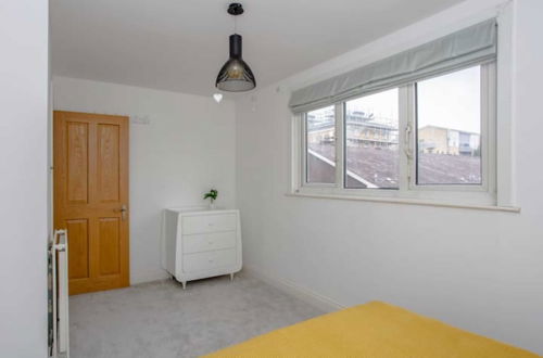 Photo 1 - Spacious 3 Bedroom Apartment With Large Balcony