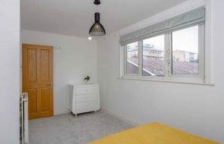 Photo 1 - Spacious 3 Bedroom Apartment With Large Balcony