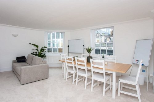 Photo 14 - Modern 2 Bedroom Apartment in the Heart of London