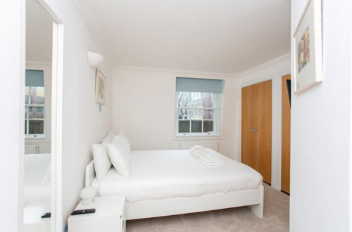 Photo 1 - Modern 2 Bedroom Apartment in the Heart of London