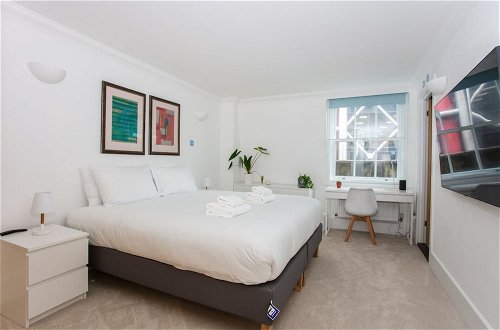Photo 5 - Modern 2 Bedroom Apartment in the Heart of London