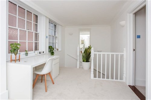Photo 2 - Modern 2 Bedroom Apartment in the Heart of London