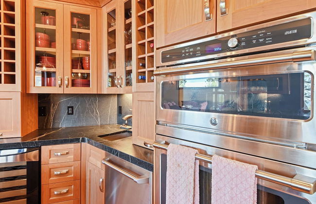Luxury Mountain Chalet Deck w/ BBQ & Lake Views - Foto 11