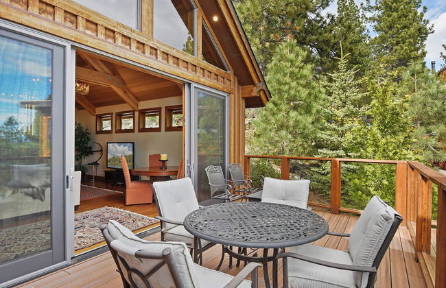Luxury Mountain Chalet Deck w/ BBQ & Lake Views - Foto 1