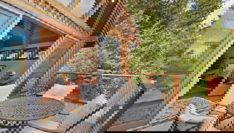 Foto 1 - Luxury Mountain Chalet Deck w/ BBQ & Lake Views