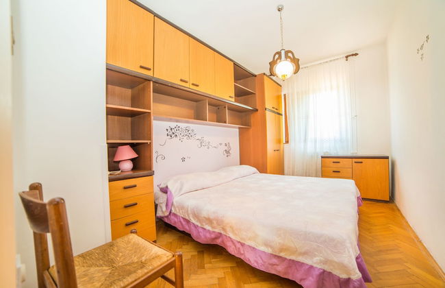 Vacation Pool Apartments - Photo 19