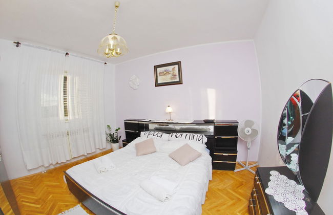 Vacation Pool Apartments - Photo 13