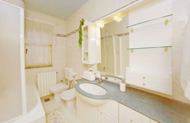 Vacation Pool Apartments - Photo 69