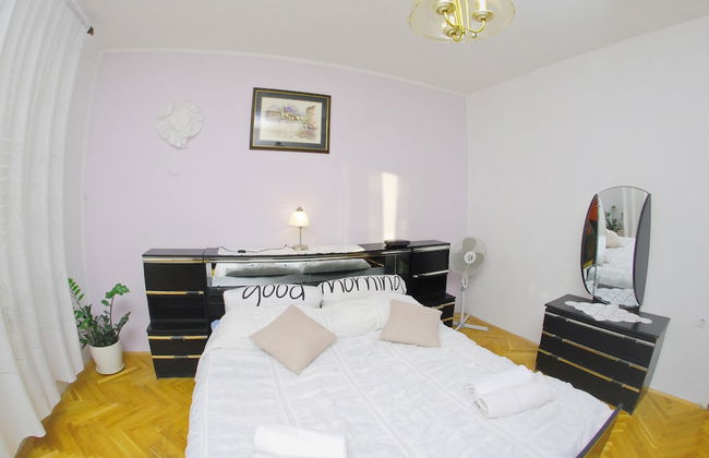 Vacation Pool Apartments - Photo 10