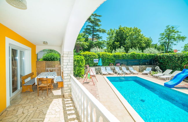 Vacation Pool Apartments - Photo 57