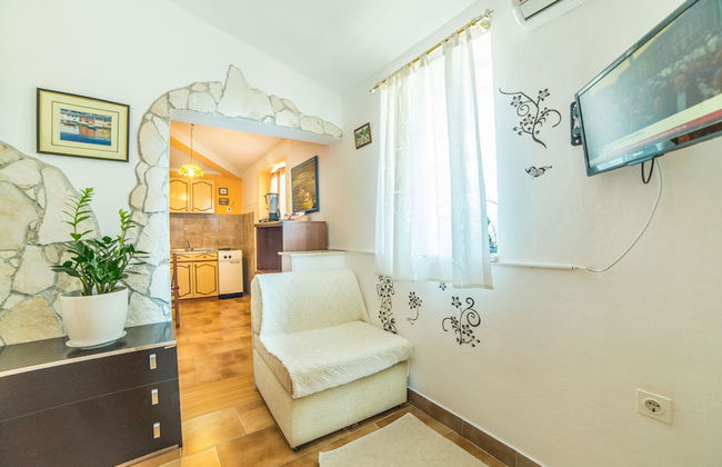 Vacation Pool Apartments - Photo 40