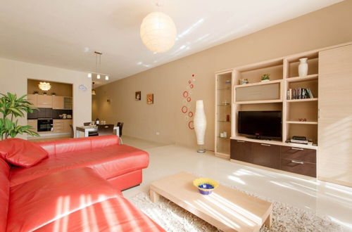 Photo 11 - Luxury Holiday Apartment IN Qawra