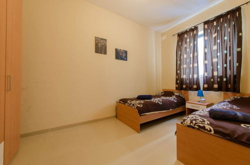 Photo 5 - Luxury Holiday Apartment IN Qawra