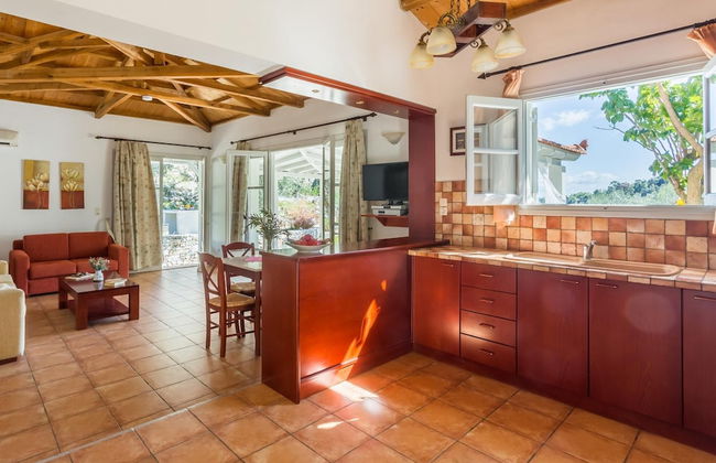 Villa Tassoula Large Private Pool Walk to Beach Wifi - 2830 - Foto 35