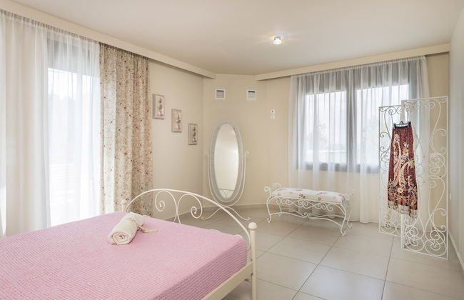 Beautiful Pool Villa for Relaxing Family Holidays - Photo 9