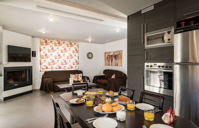 Beautiful Pool Villa for Relaxing Family Holidays - Photo 15
