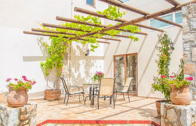 Villa Melina Private Pool Walk to Beach Sea Views A C Wifi Car Not Required - 1605 - Foto 37