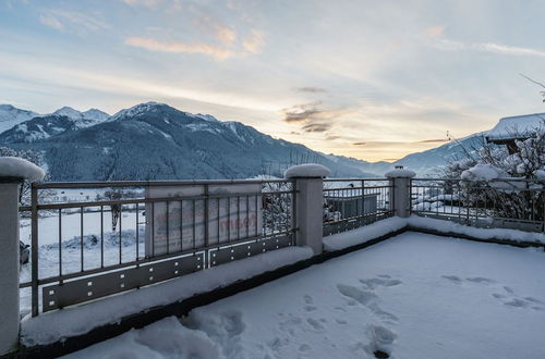 Photo 10 - Spacious Holiday Home in Salzburg With Mountain View