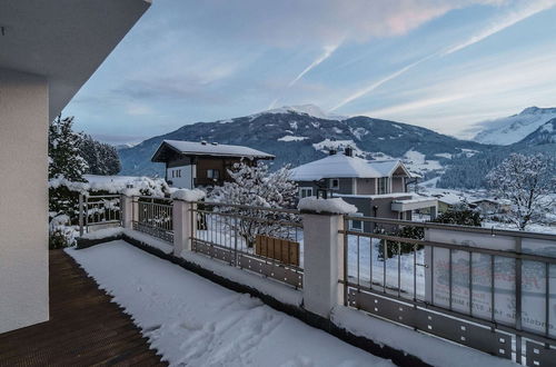 Photo 11 - Spacious Holiday Home in Salzburg With Mountain View