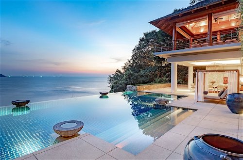 Photo 36 - Villa Chelay - Luxury Waterfront Villa