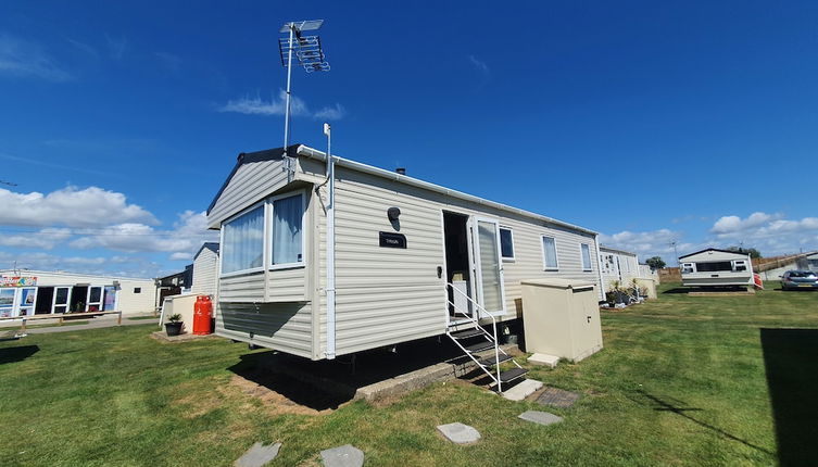 Photo 1 - Remarkable 5-bed Cabin in Clacton-on-sea