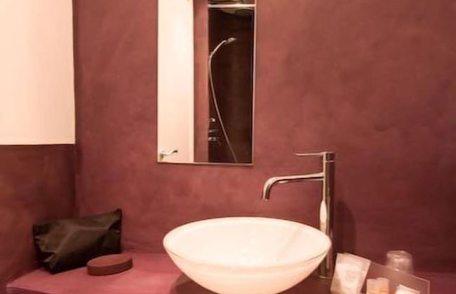 Hip Suites - Photo 20