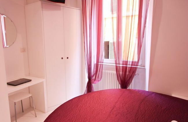 Hip Suites - Photo 14
