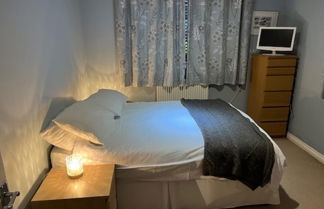 Foto 2 - Captivating Apartment in Copthorne, Near Gatwick