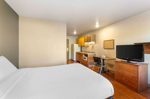 Photo 11 - Extended Stay America Select Suites - Akron - South