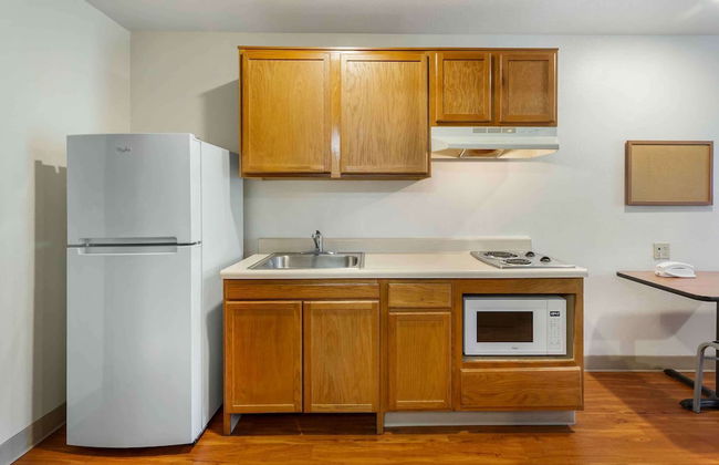 Extended Stay America Select Suites - Akron - South - Photo 12