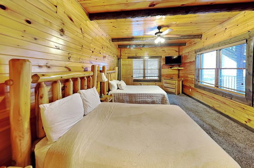 Photo 5 - Pine Tree Lodge